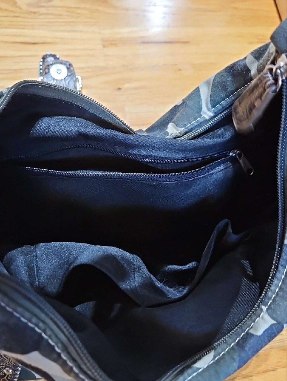 KATYDID Embellished Camo Hobo Shoulder Bag in Green - Picture 6 of 6